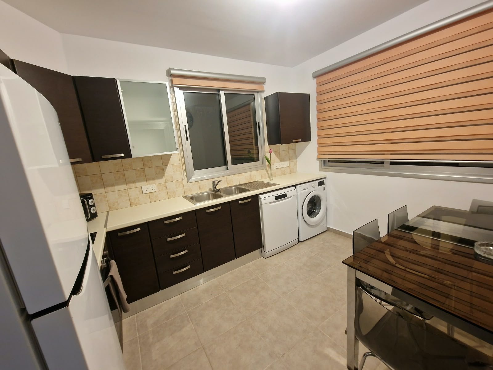 3-bed furnished apartment for rent in Columbia, Germasogeia photo 11