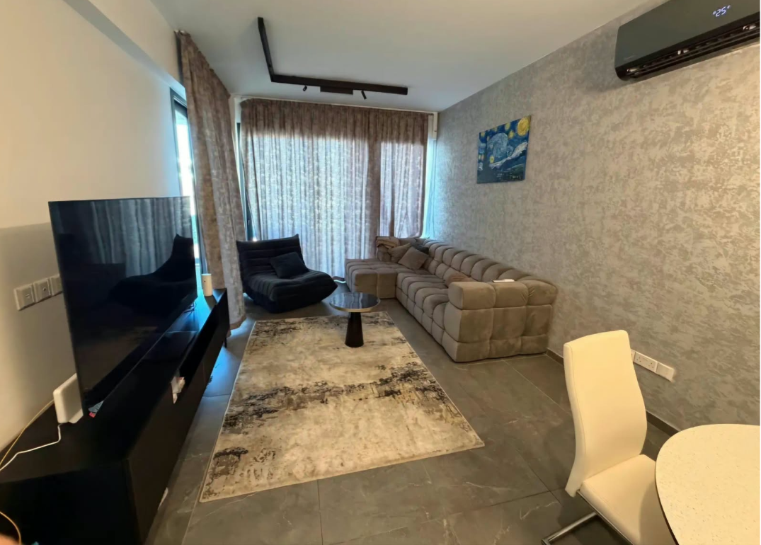 Modern 2-bed apartment with balcony in Mesa Geitonia