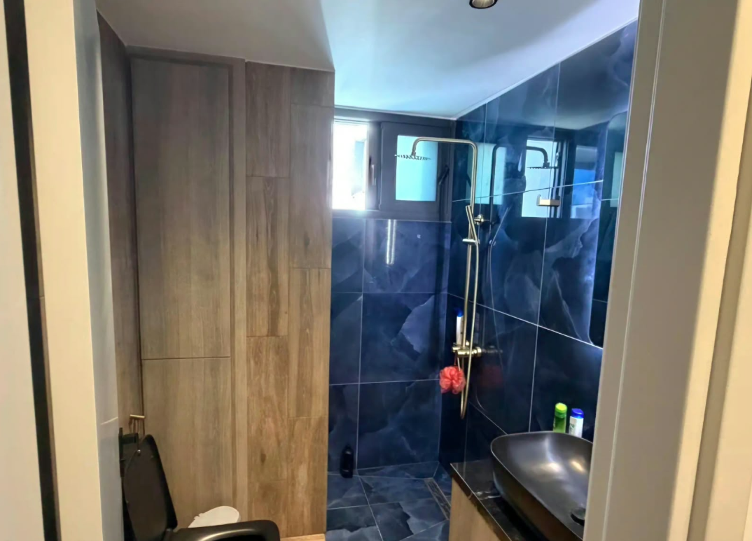 Modern 2-bed apartment with balcony in Mesa Geitonia photo 9