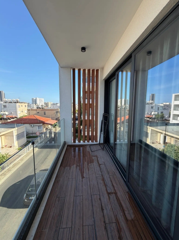 Modern 2-bed apartment with balcony in Mesa Geitonia photo 12