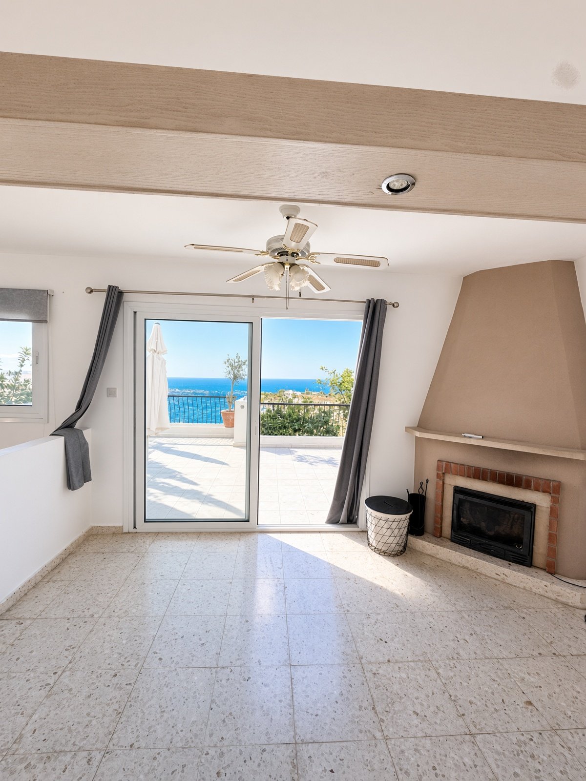 3-bedroom apartment with sea view in Pissouri, Limassol photo 3
