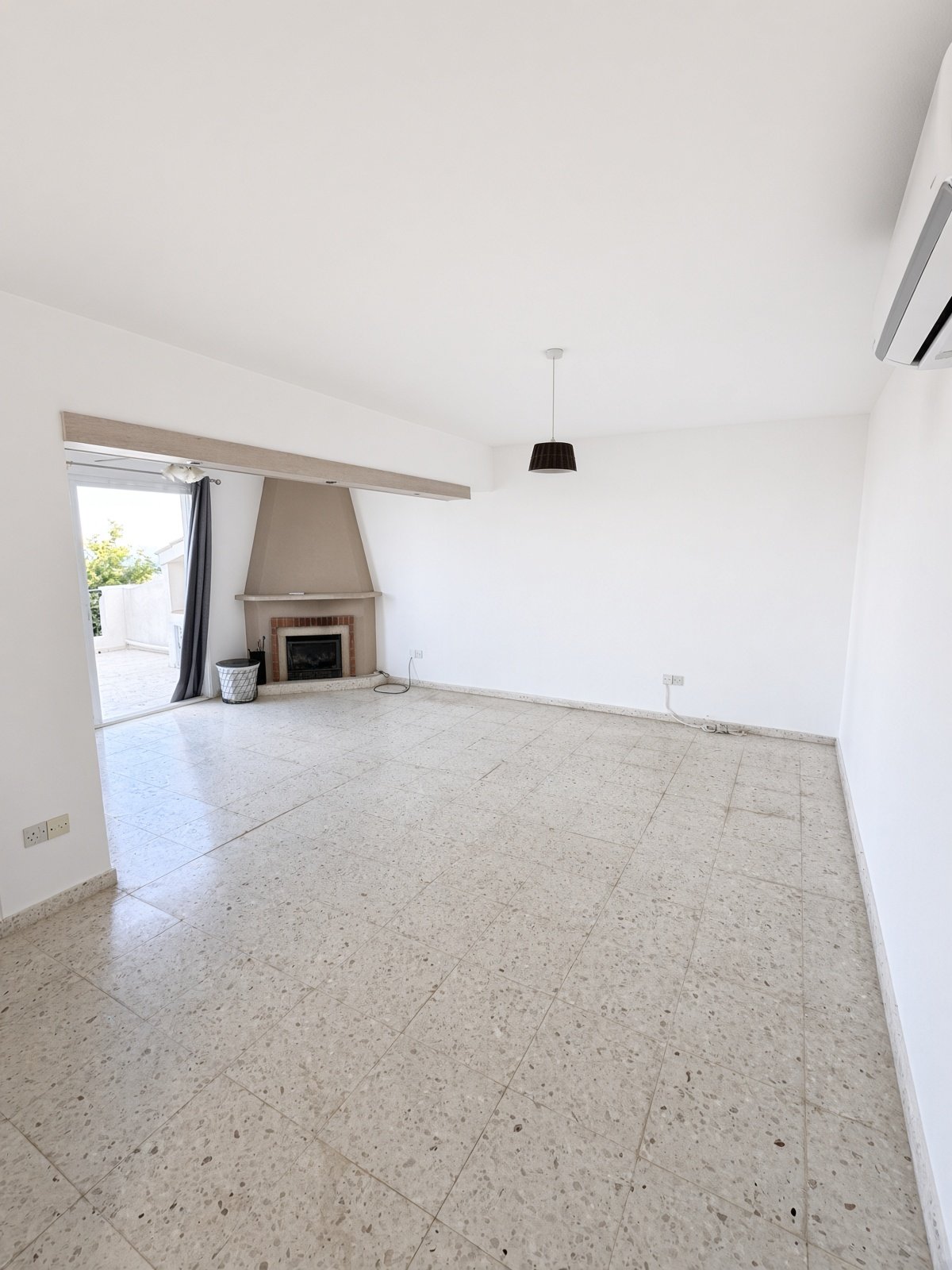 3-bedroom apartment with sea view in Pissouri, Limassol photo 4