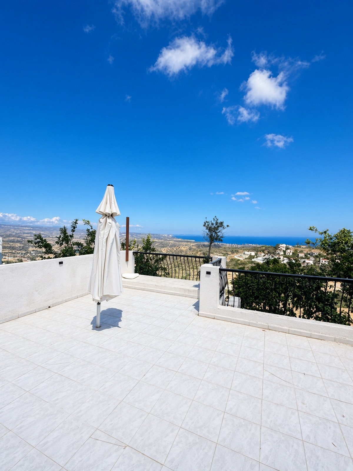 3-bedroom apartment with sea view in Pissouri, Limassol photo 8