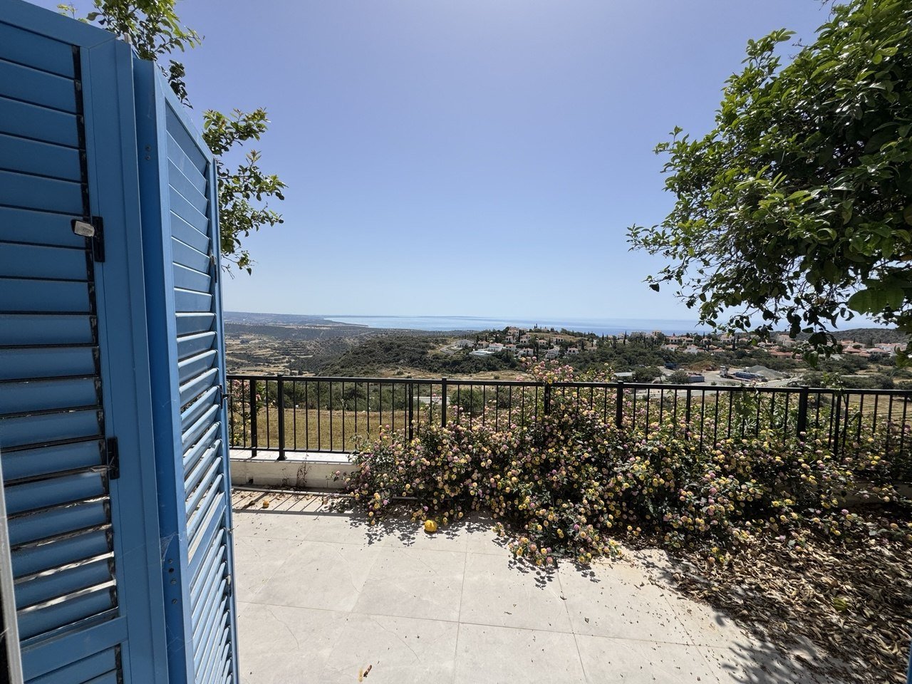 3-bedroom apartment with sea view in Pissouri, Limassol photo 11
