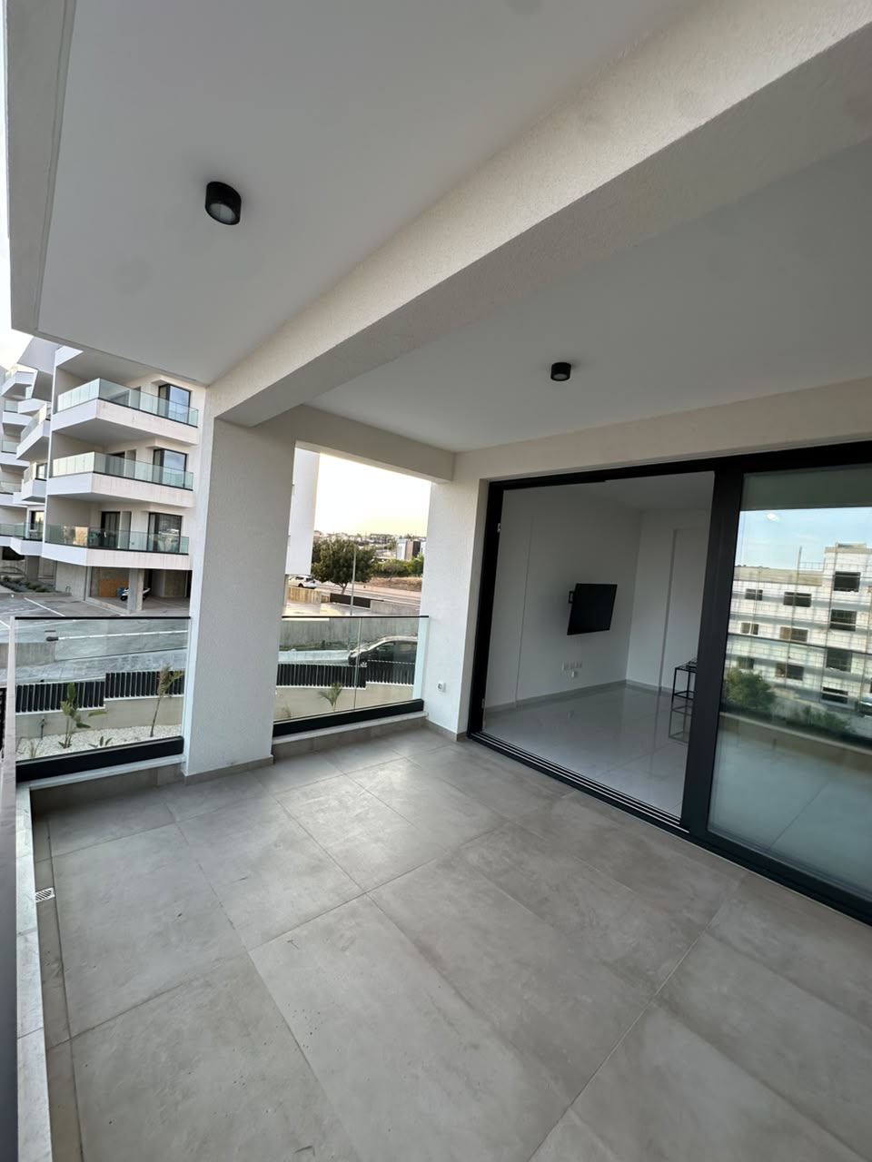 2-bedroom new-build apartment with sea view in Germasogeia photo 7