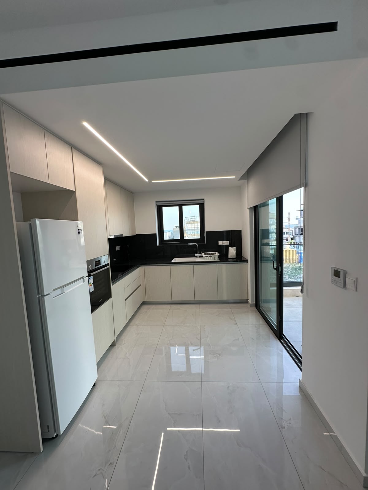 2-bedroom new-build apartment with sea view in Germasogeia photo 17