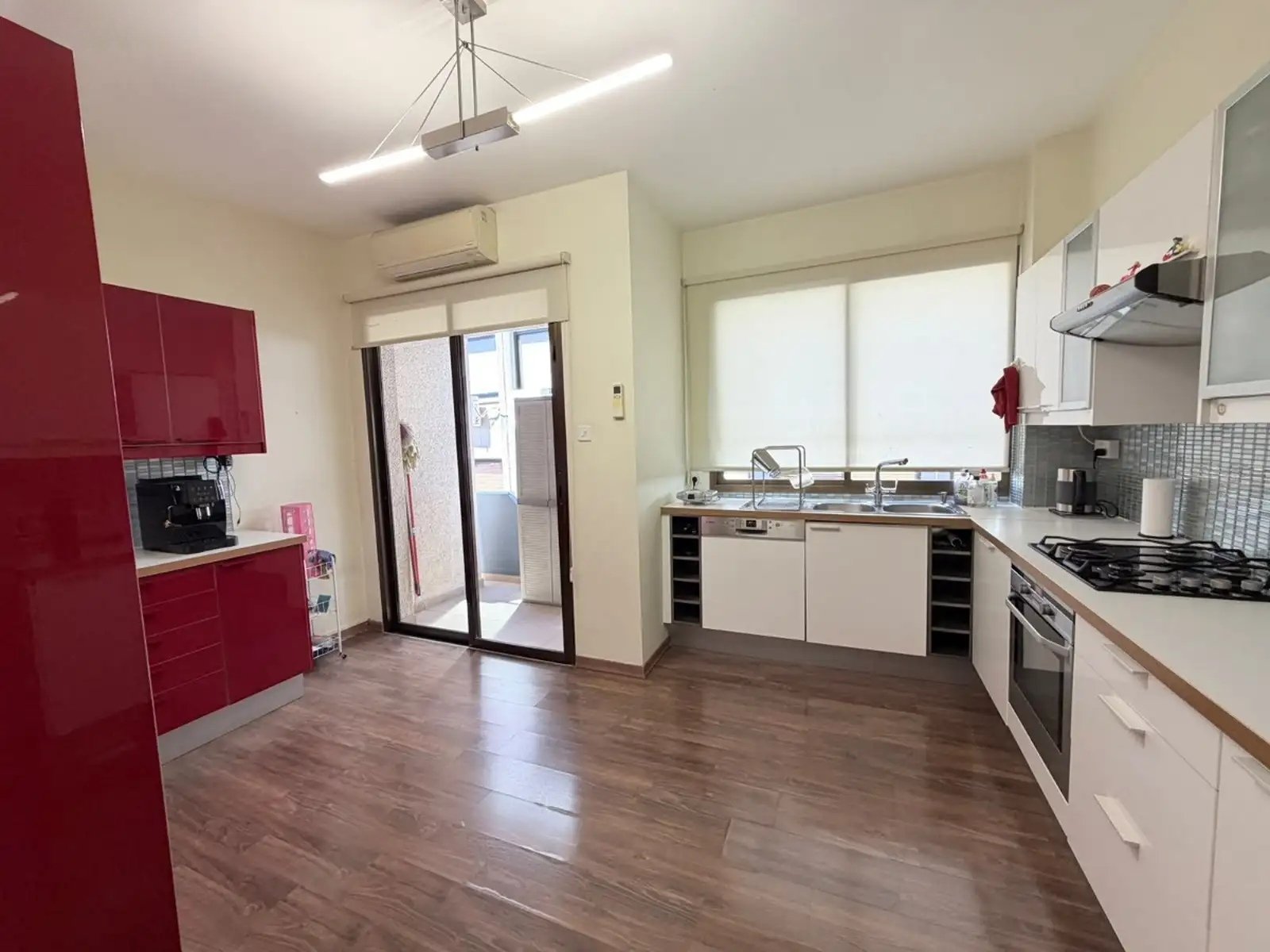 Renovated 3-bed furnished apartment in Katholiki, Limassol photo 7