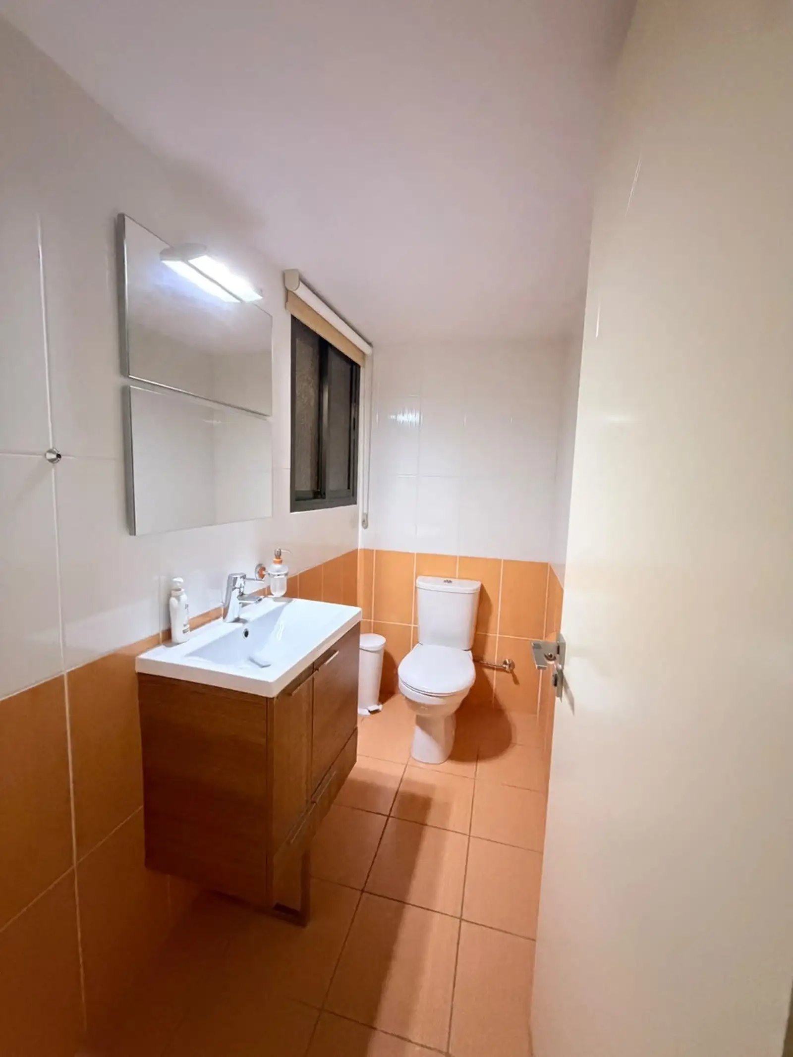 Renovated 3-bed furnished apartment in Katholiki, Limassol photo 6