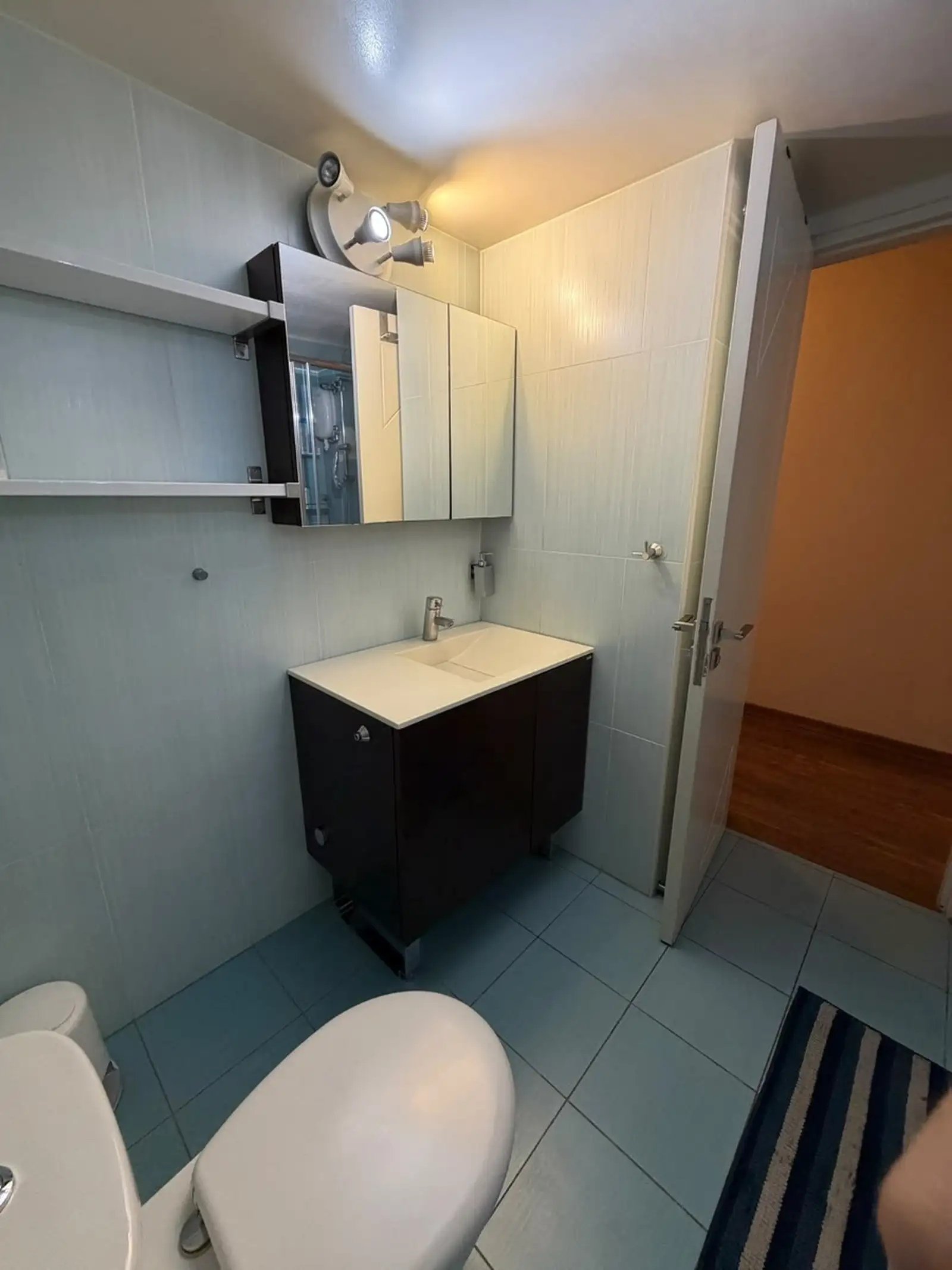 Renovated 3-bed furnished apartment in Katholiki, Limassol photo 11