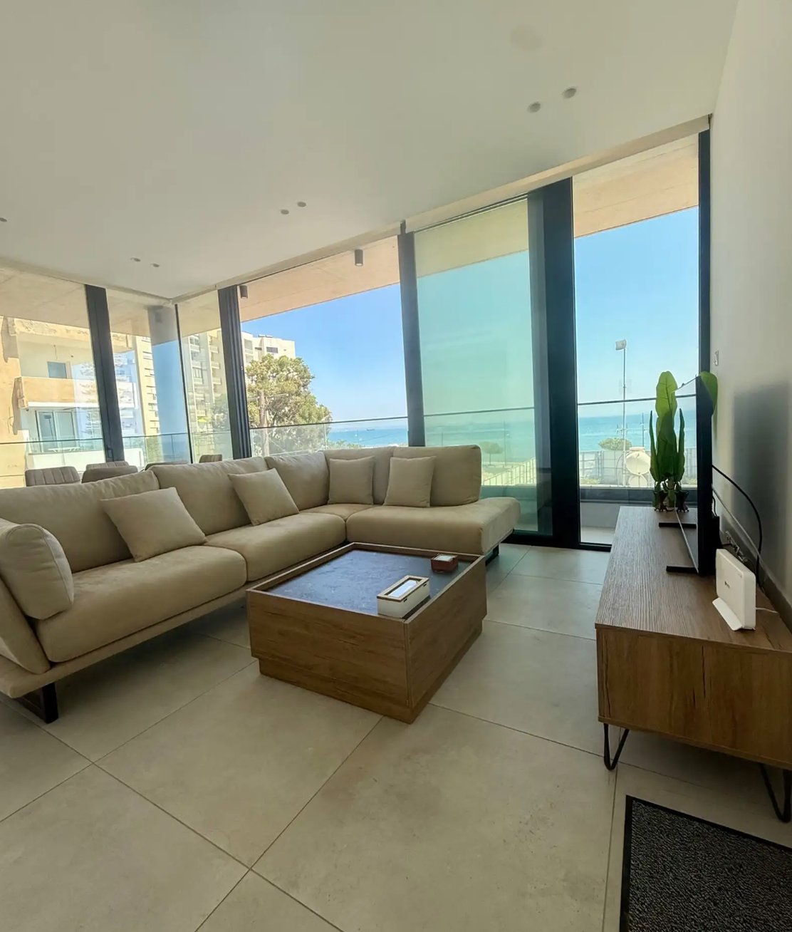 Modern 1-Bedroom Apartment in Makenzy, Larnaca