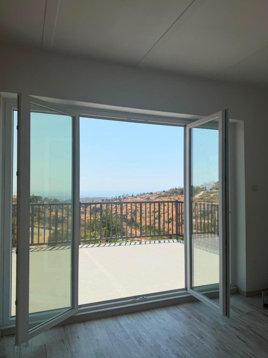 4-bedroom renovated house with garden and sea view in Souni photo 4