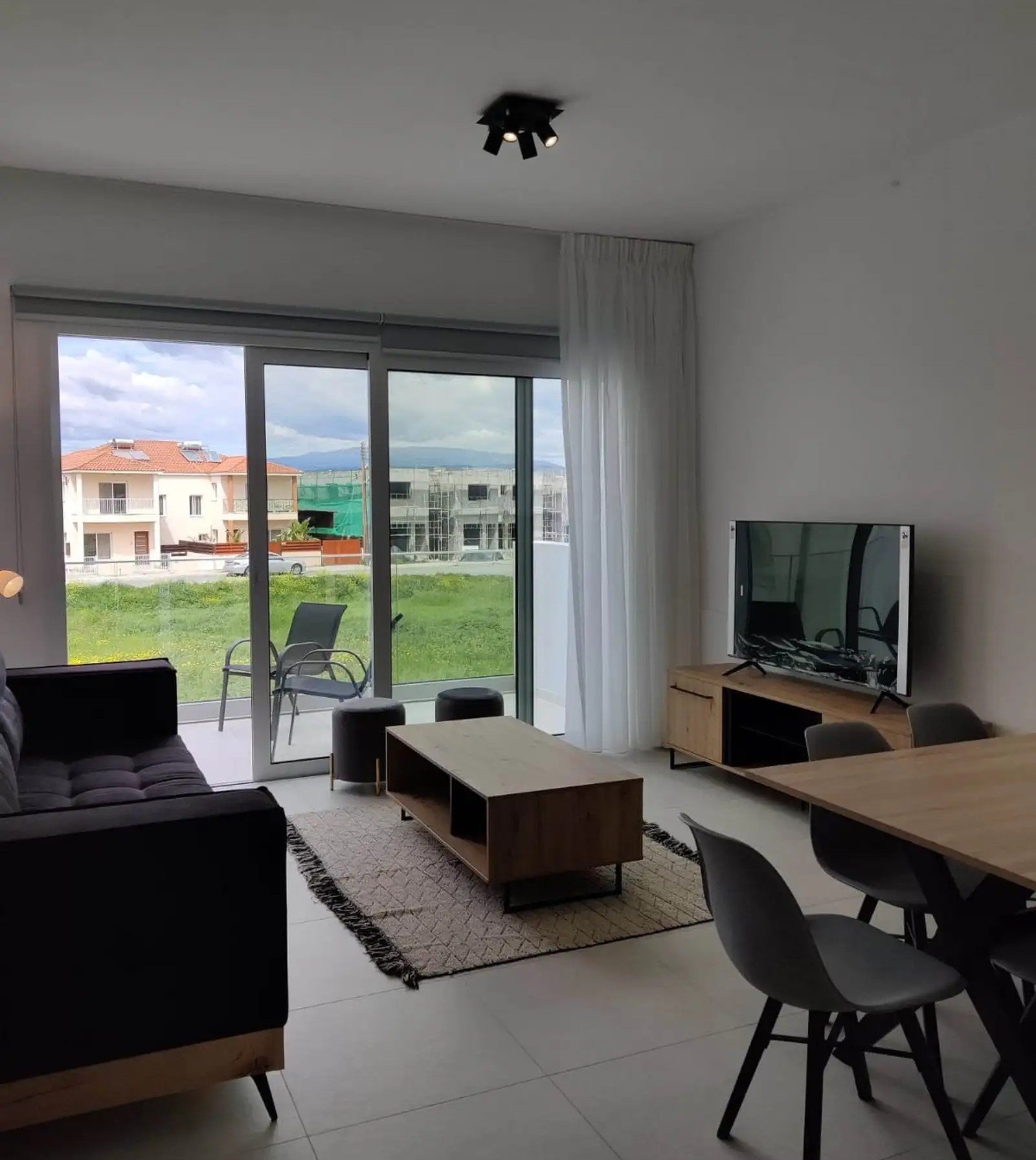 Modern 2-bedroom apartment with pool in Asomatos, Limassol photo 2