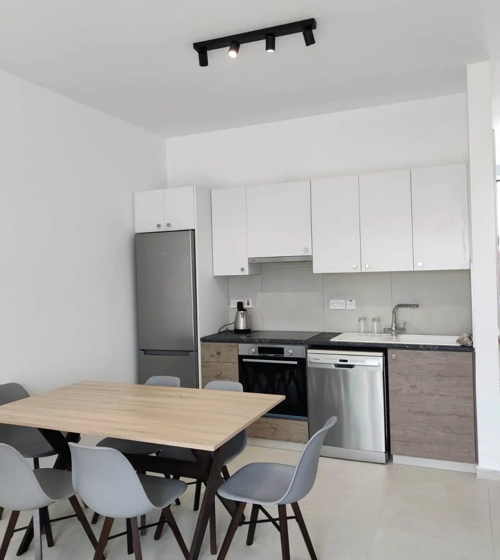 Modern 2-bedroom apartment with pool in Asomatos, Limassol photo 3