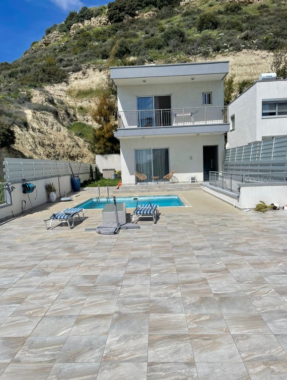 Spacious 4-Bedroom House in Palodeia, Limassol