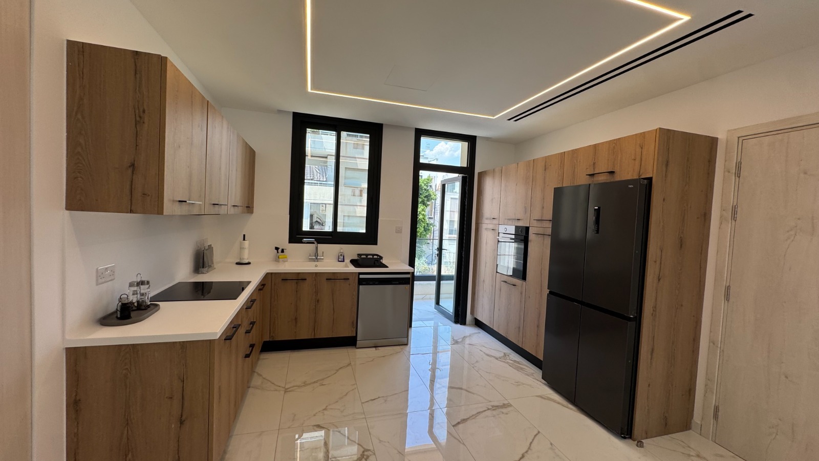 3-bedroom apartment to rent in Neapolis