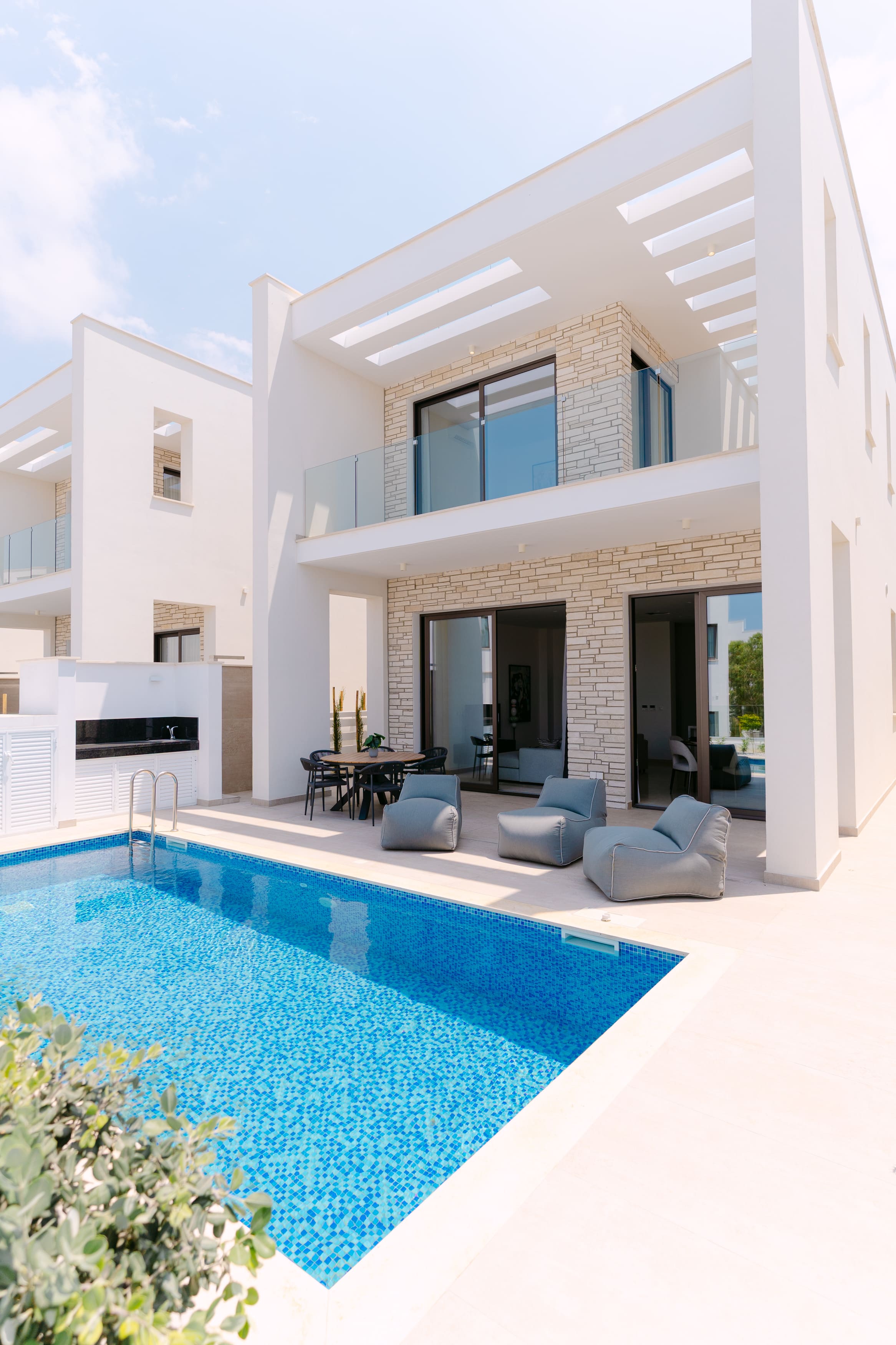 3 & 4 Bedroom Luxury Villas for Rent