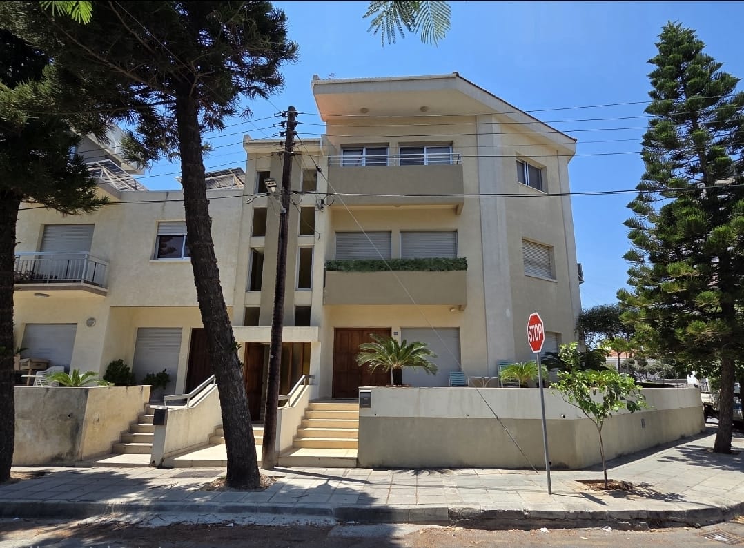 3 Bedroom Apartment in Neapoli