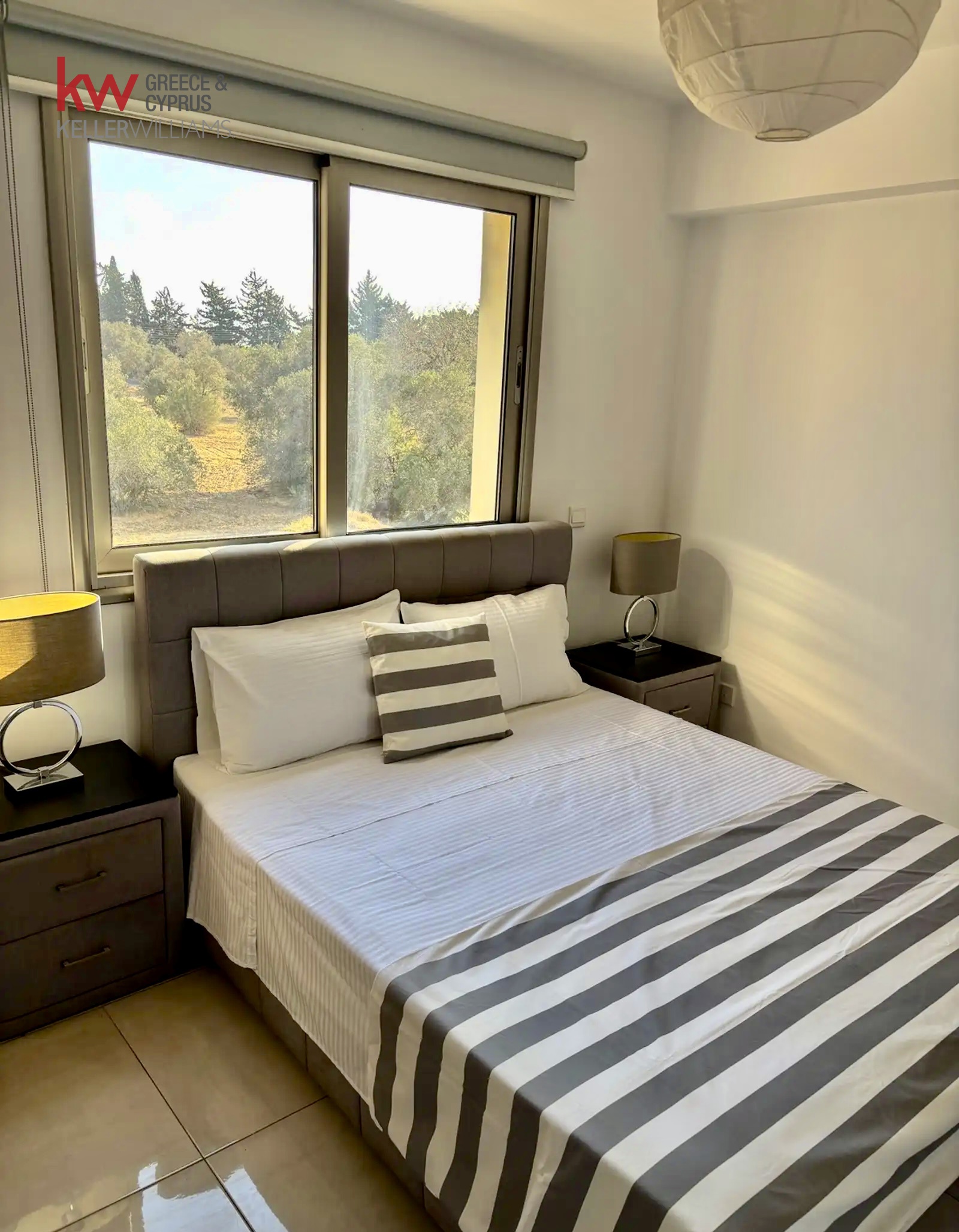 2-bed luxury apartment with covered parking in Meneou photo 9