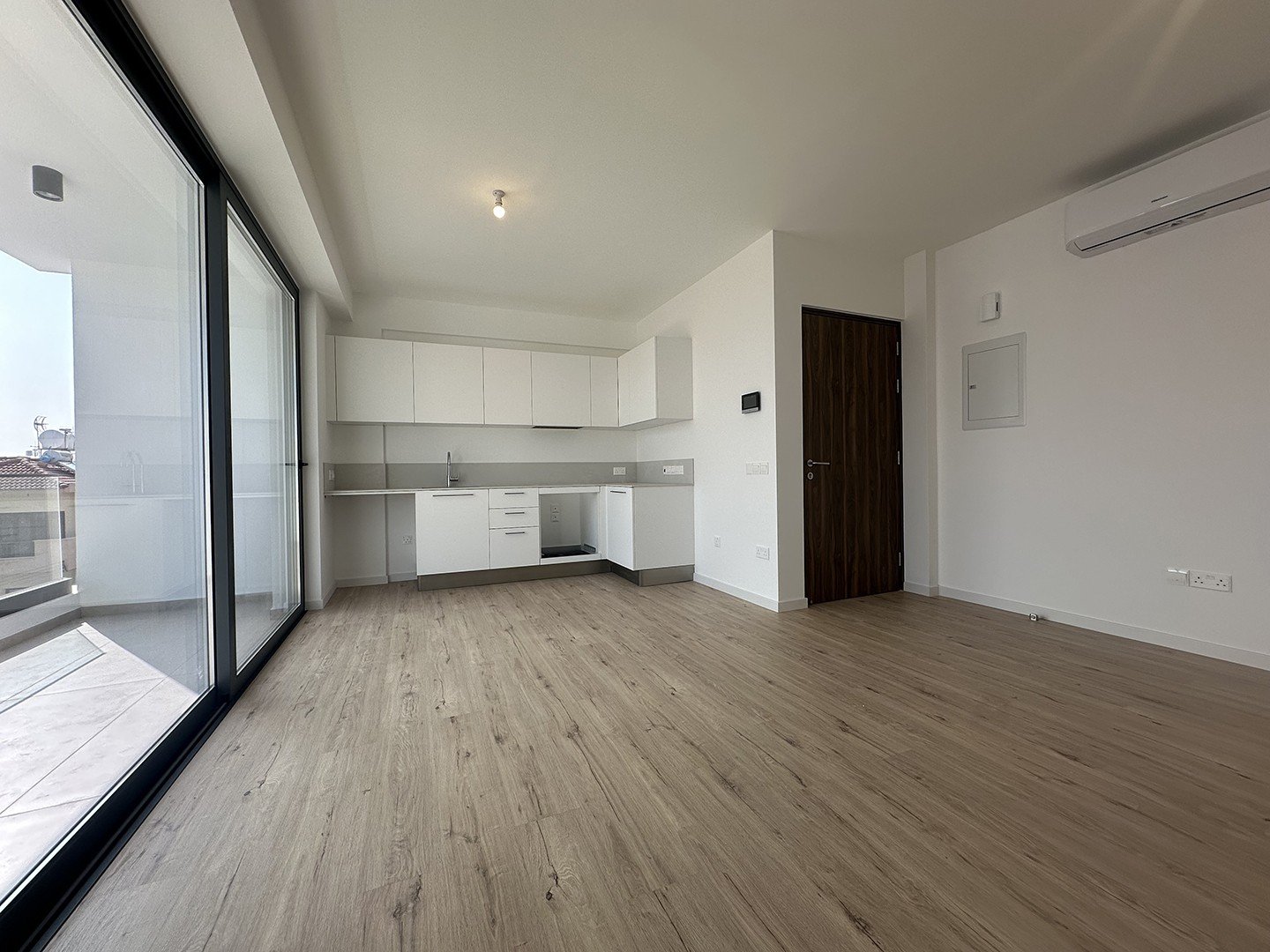 Modern 1-Bedroom Penthouse in Egkomi, Nicosia