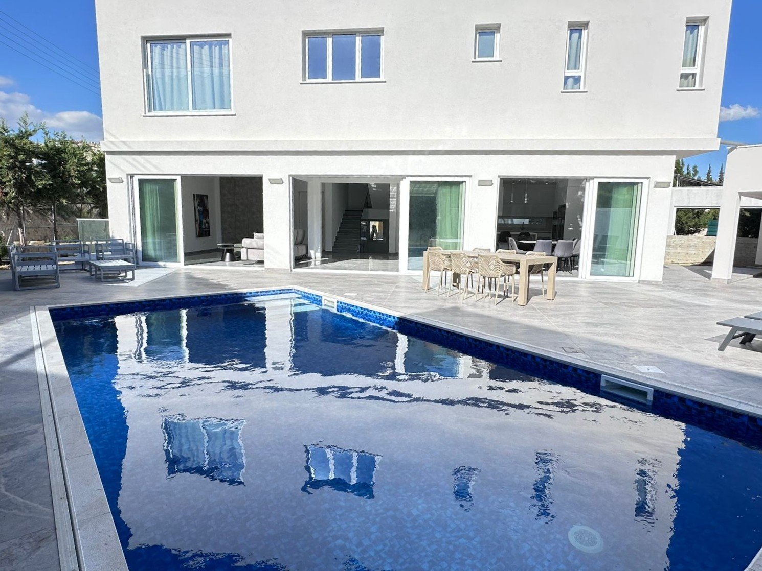 Spacious 5-Bedroom Villa in Agios Tychon, Limassol
