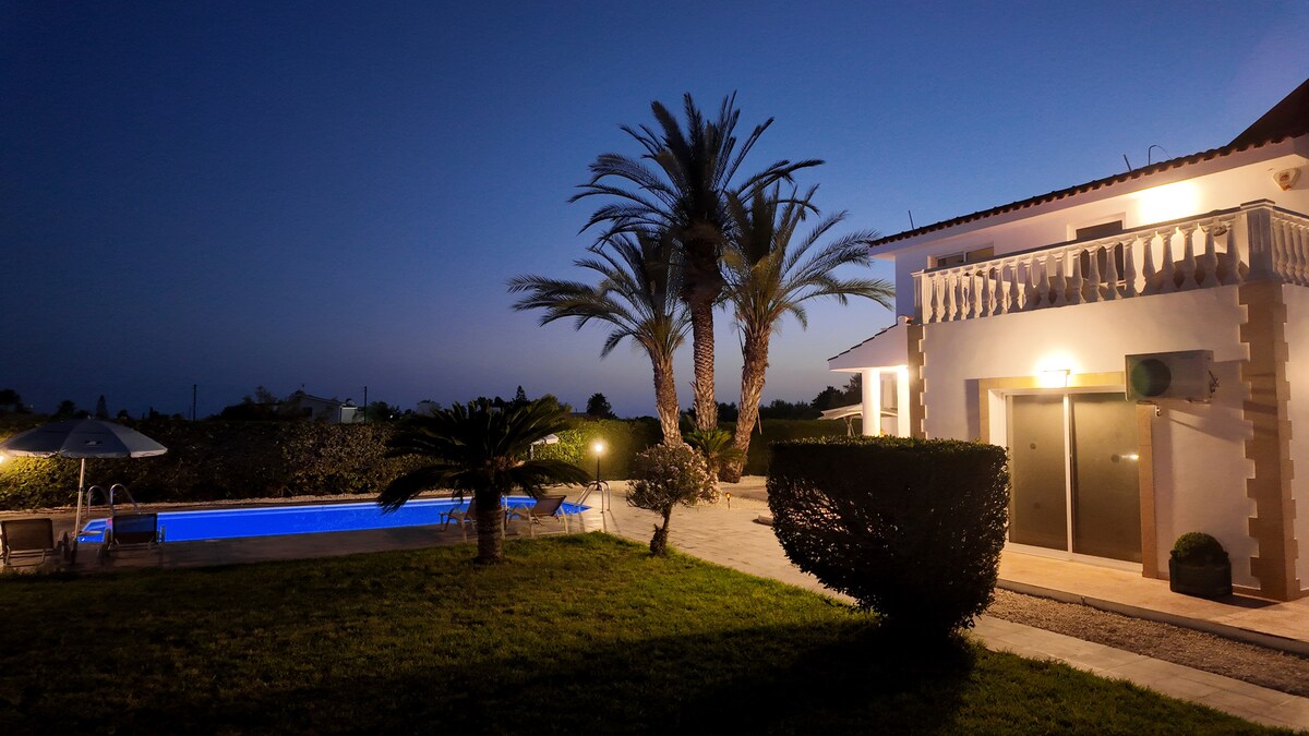 3 Bedroom House for Rent in Sea Caves, Peyia