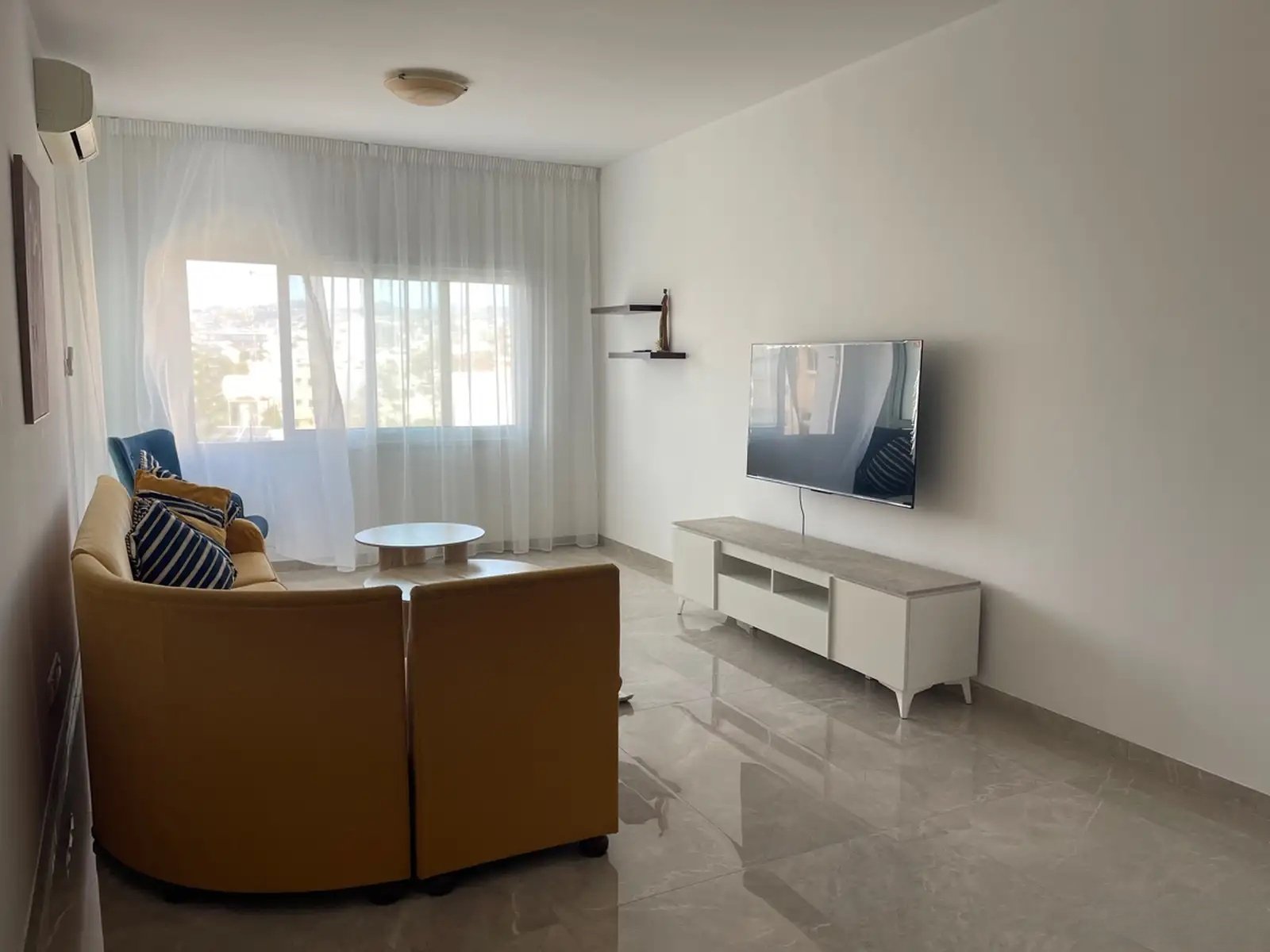 Renovated 3-bed apartment in Petrou Kai Pavlou, Limassol photo 2