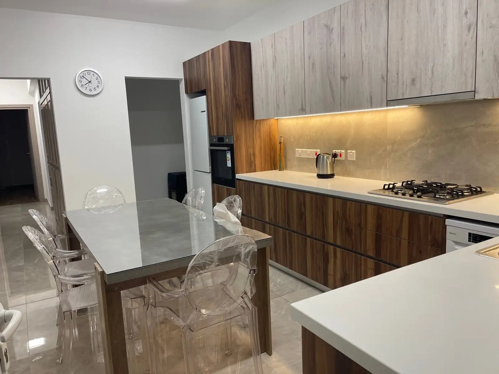 Renovated 3-bed apartment in Petrou Kai Pavlou, Limassol photo 9