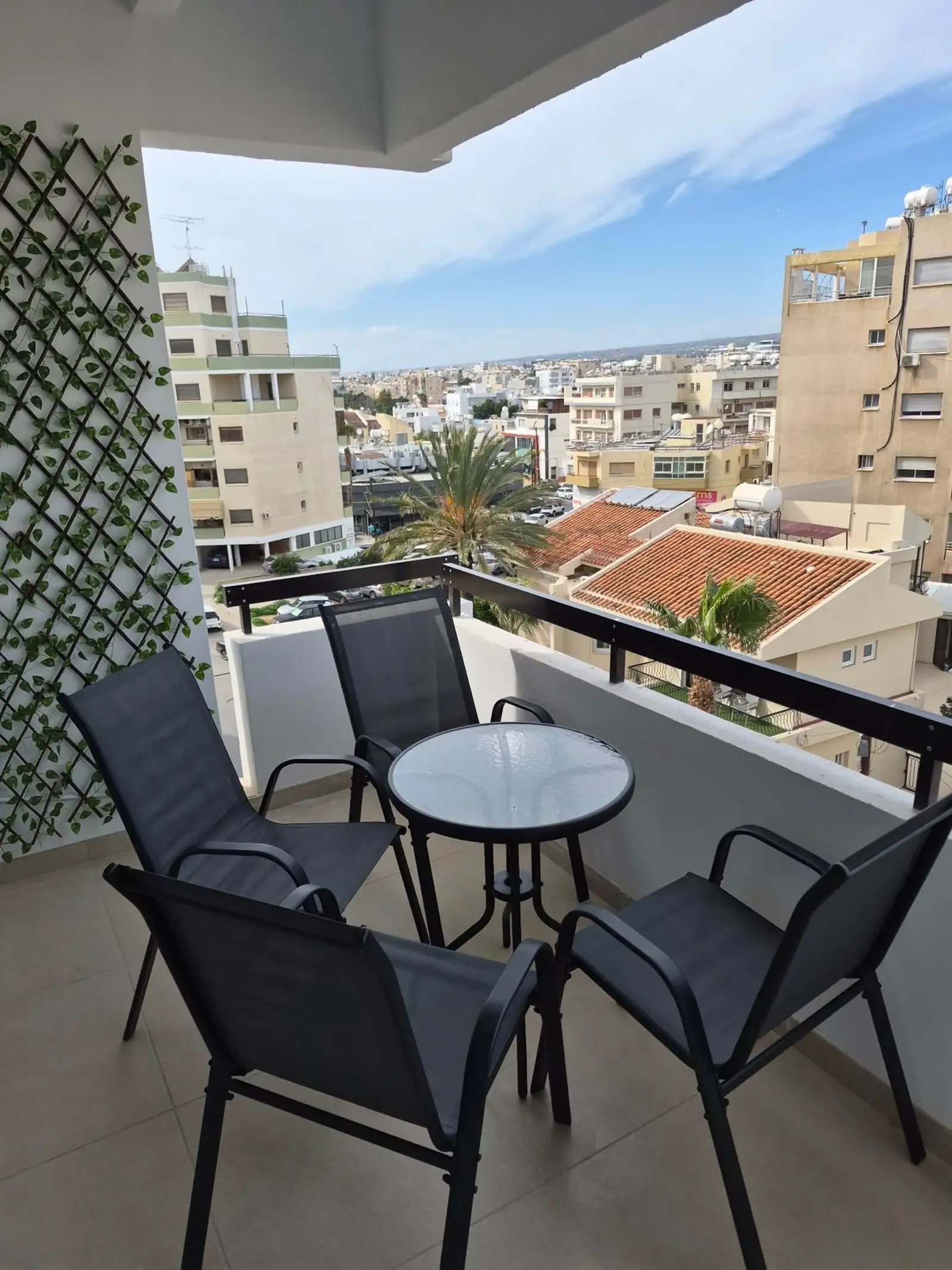 Renovated 3-bed apartment in Petrou Kai Pavlou, Limassol photo 11