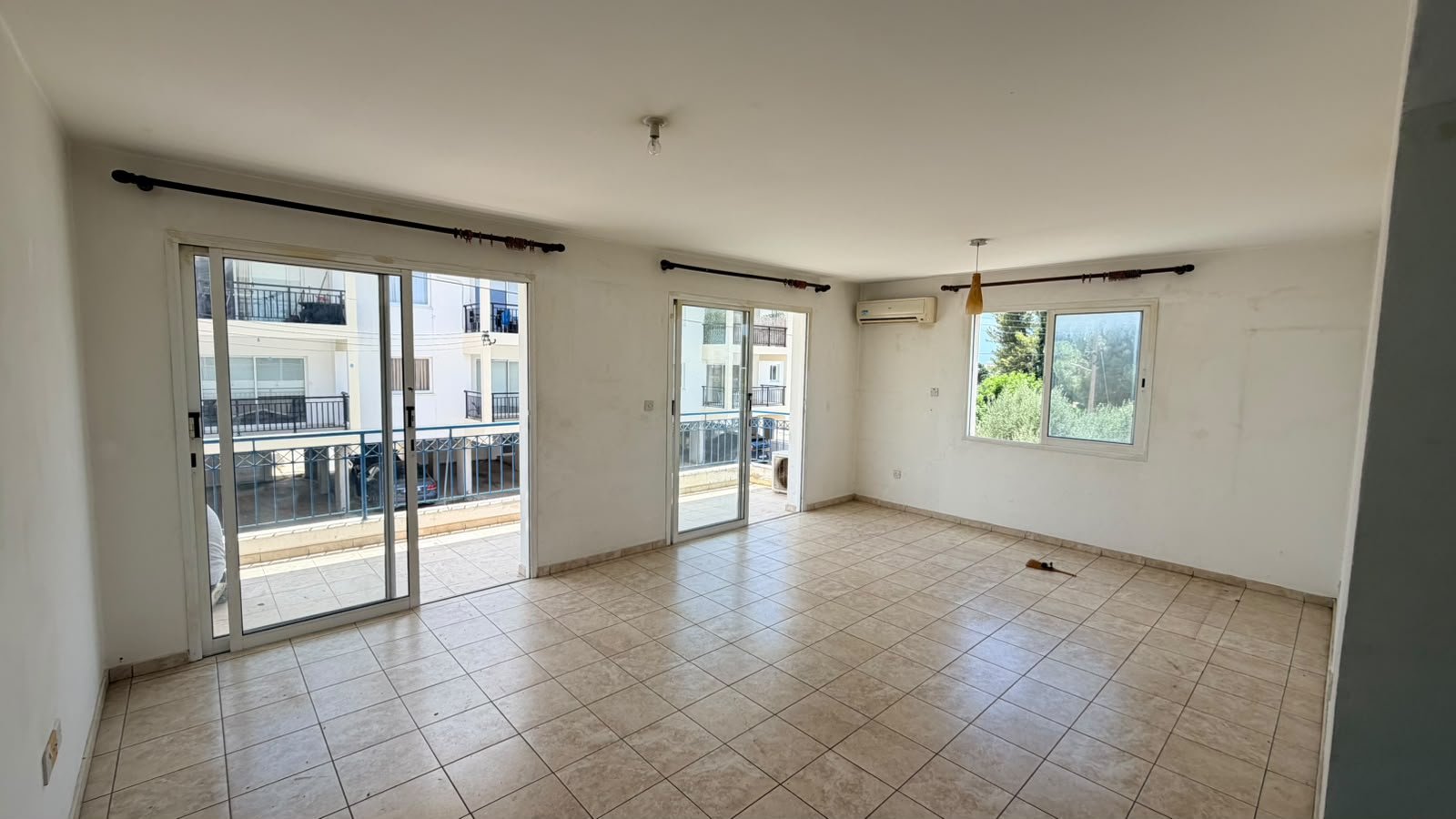 Modern 3-Bedroom Apartment in Geroskipou, Paphos