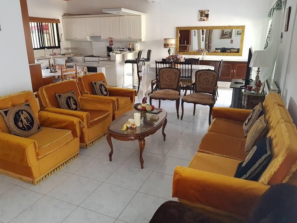 Modern 2-Bedroom House in Mesa Geitonia, Limassol