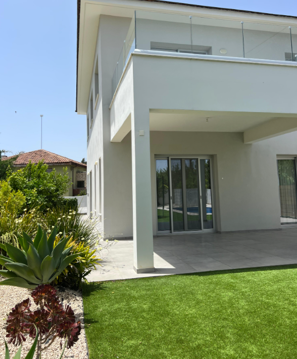 3-bed villa with pool and garden in Pyrgos, Limassol photo 3