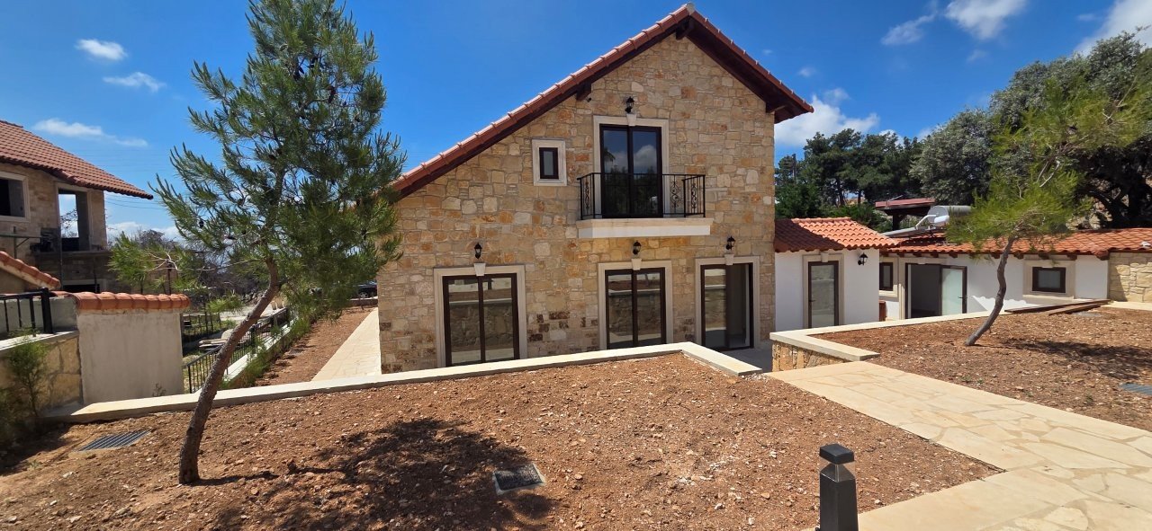 Spacious 4-Bedroom House in Souni, Limassol