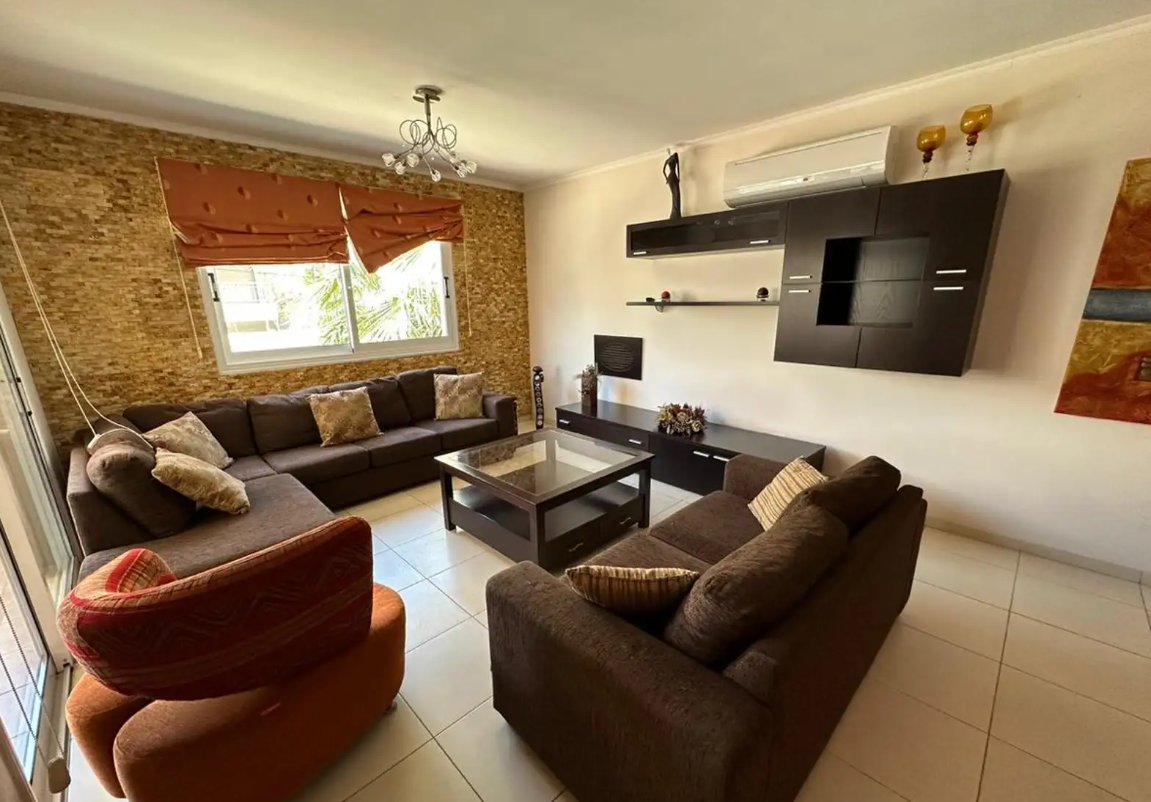 Modern 2-Bedroom Apartment in Mesa Geitonia, Limassol