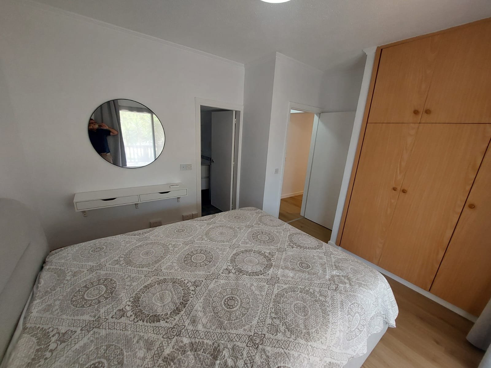Renovated 3-bed furnished apartment near beach, Agios Tychonas photo 4