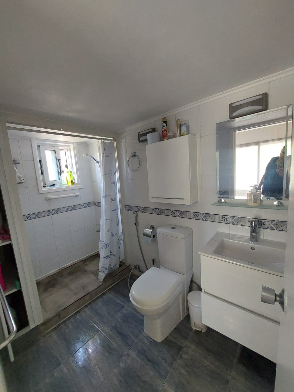Renovated 3-bed furnished apartment near beach, Agios Tychonas photo 13