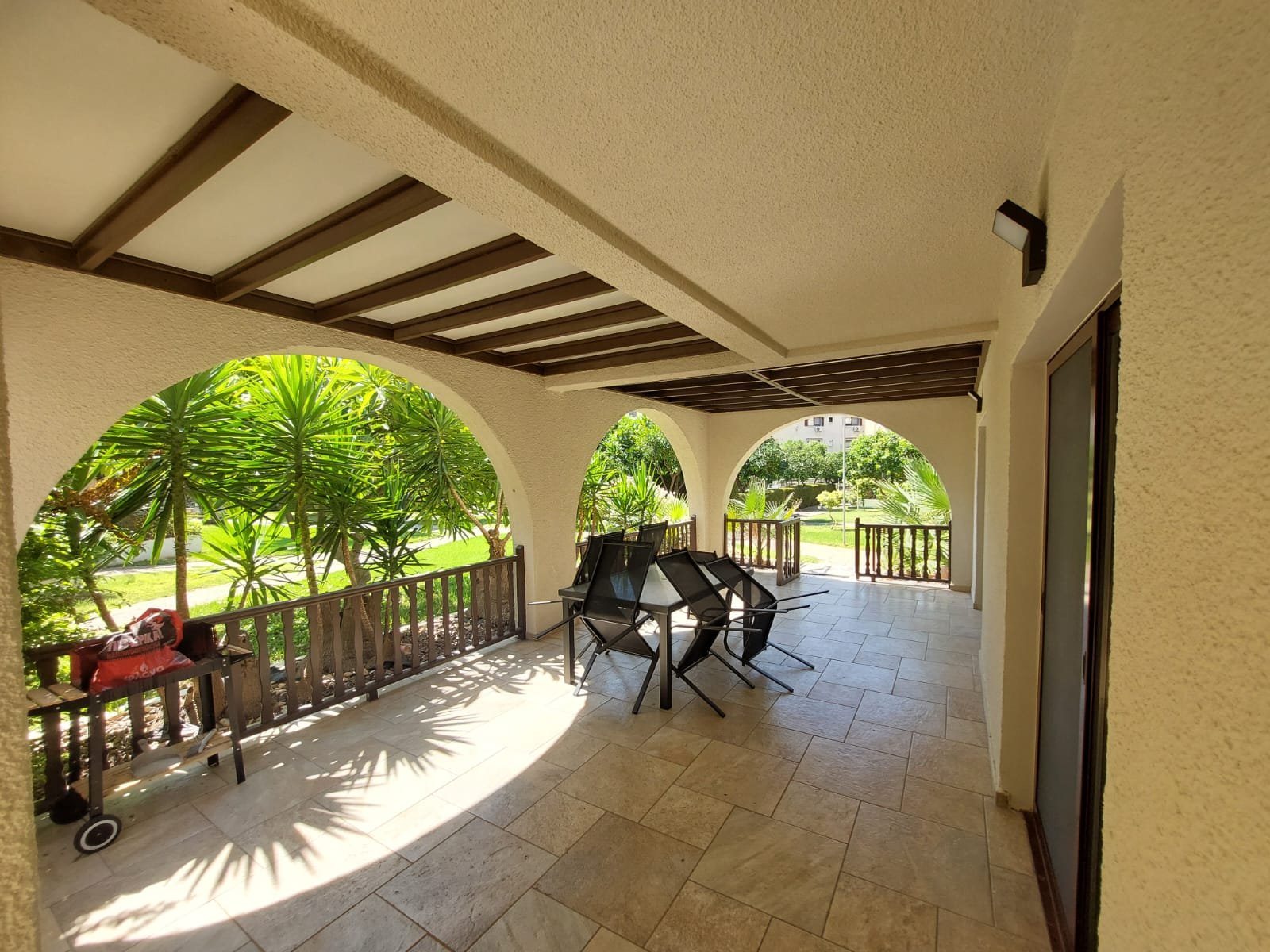 Renovated 3-bed furnished apartment near beach, Agios Tychonas photo 12