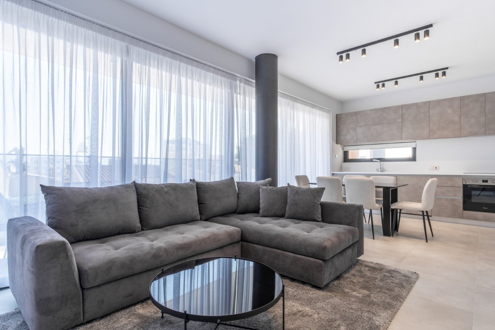 Modern 2-bedroom apartment in Chrysopolitissa, Larnaca photo 8