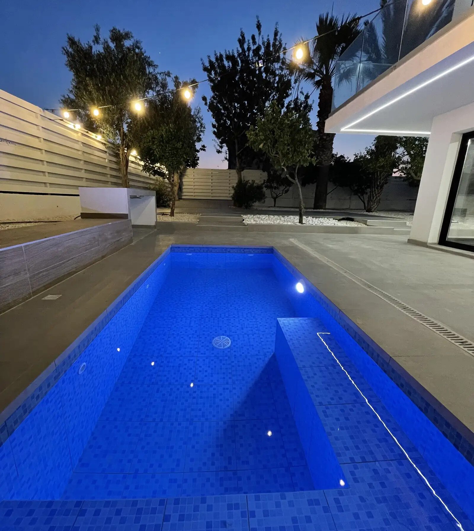 5-bed villa with pool and sea view in Ormideia photo 7