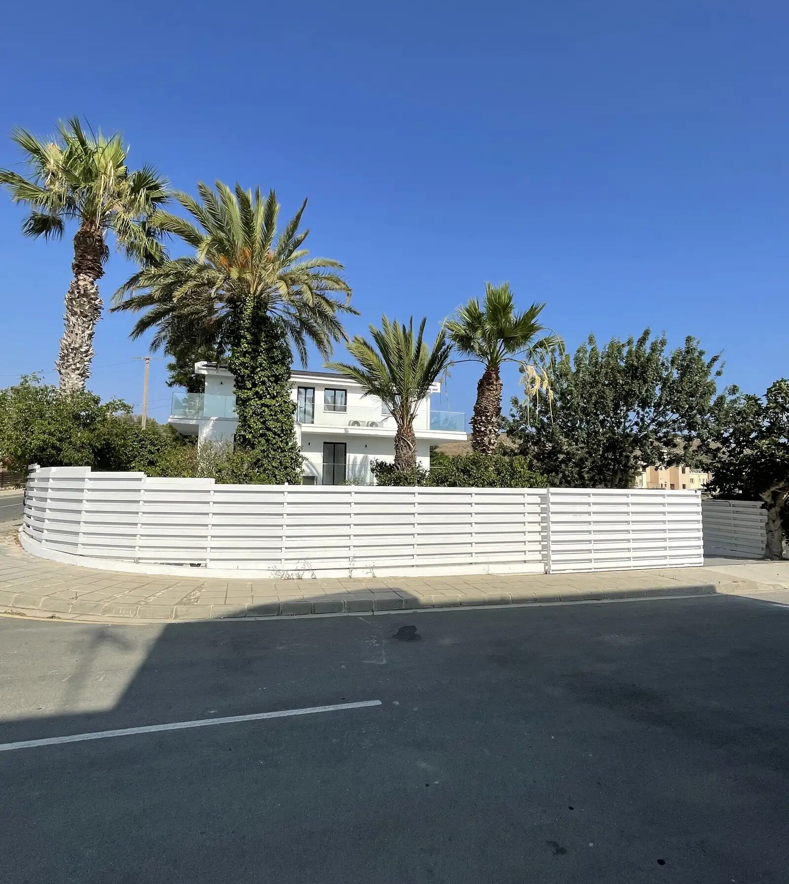 5-bed villa with pool and sea view in Ormideia photo 11