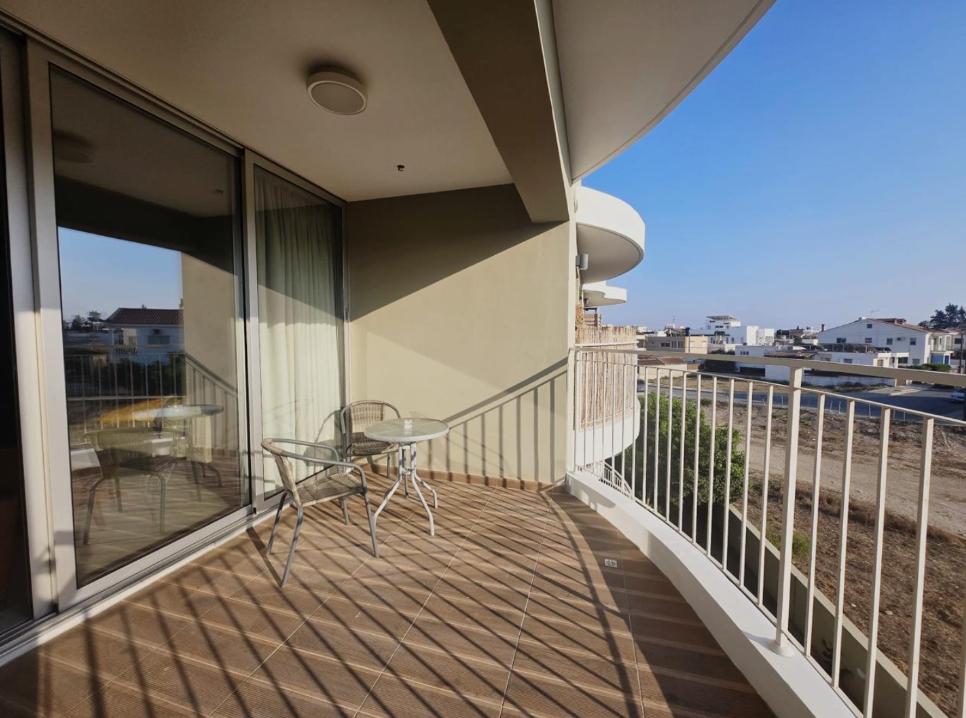 Modern 1-bedroom apartment with pool in Meneou, Larnaca photo 4