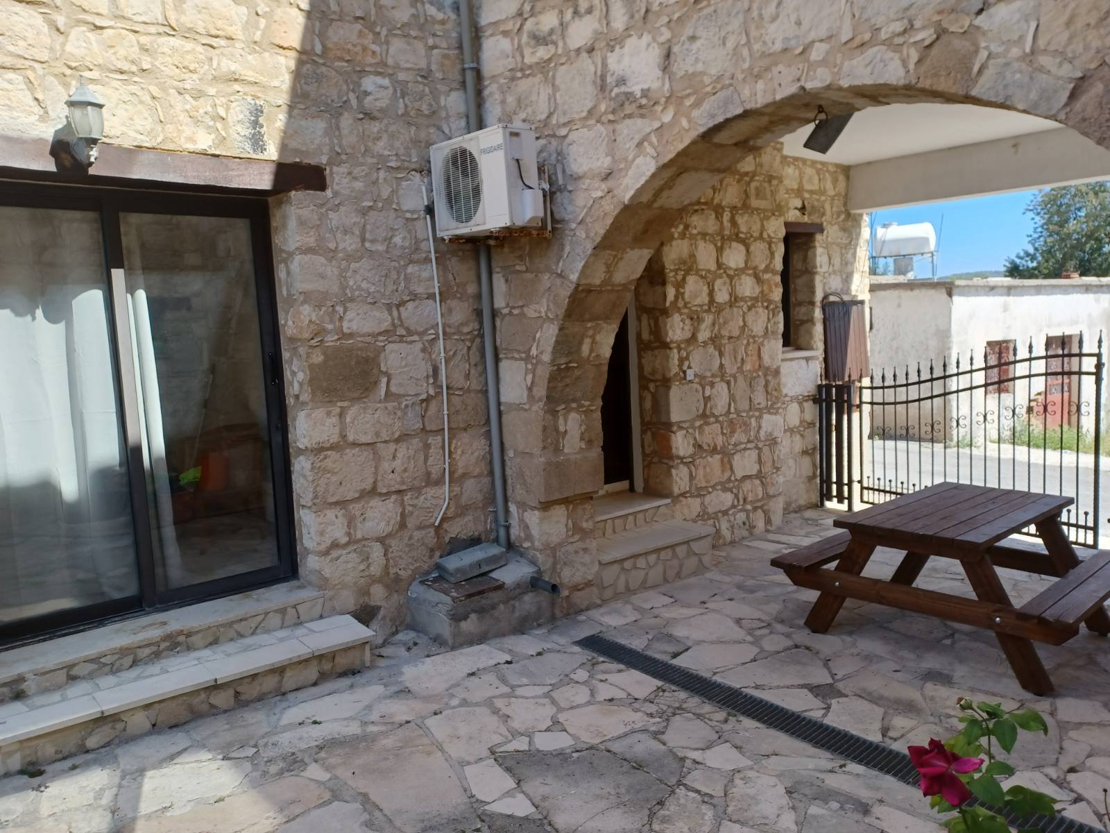 Modern 5-Bedroom House in Simou, Paphos