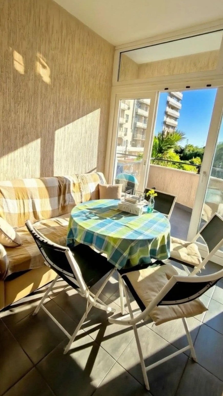 3-bed apartment opposite the sea in Neapolis, Limassol photo 4