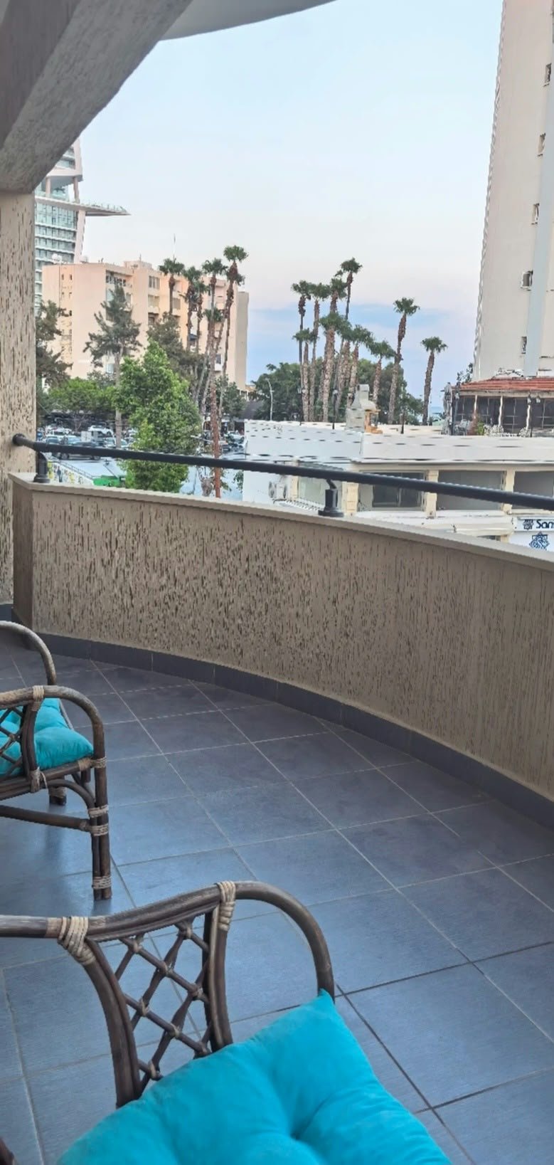 3-bed apartment opposite the sea in Neapolis, Limassol photo 3