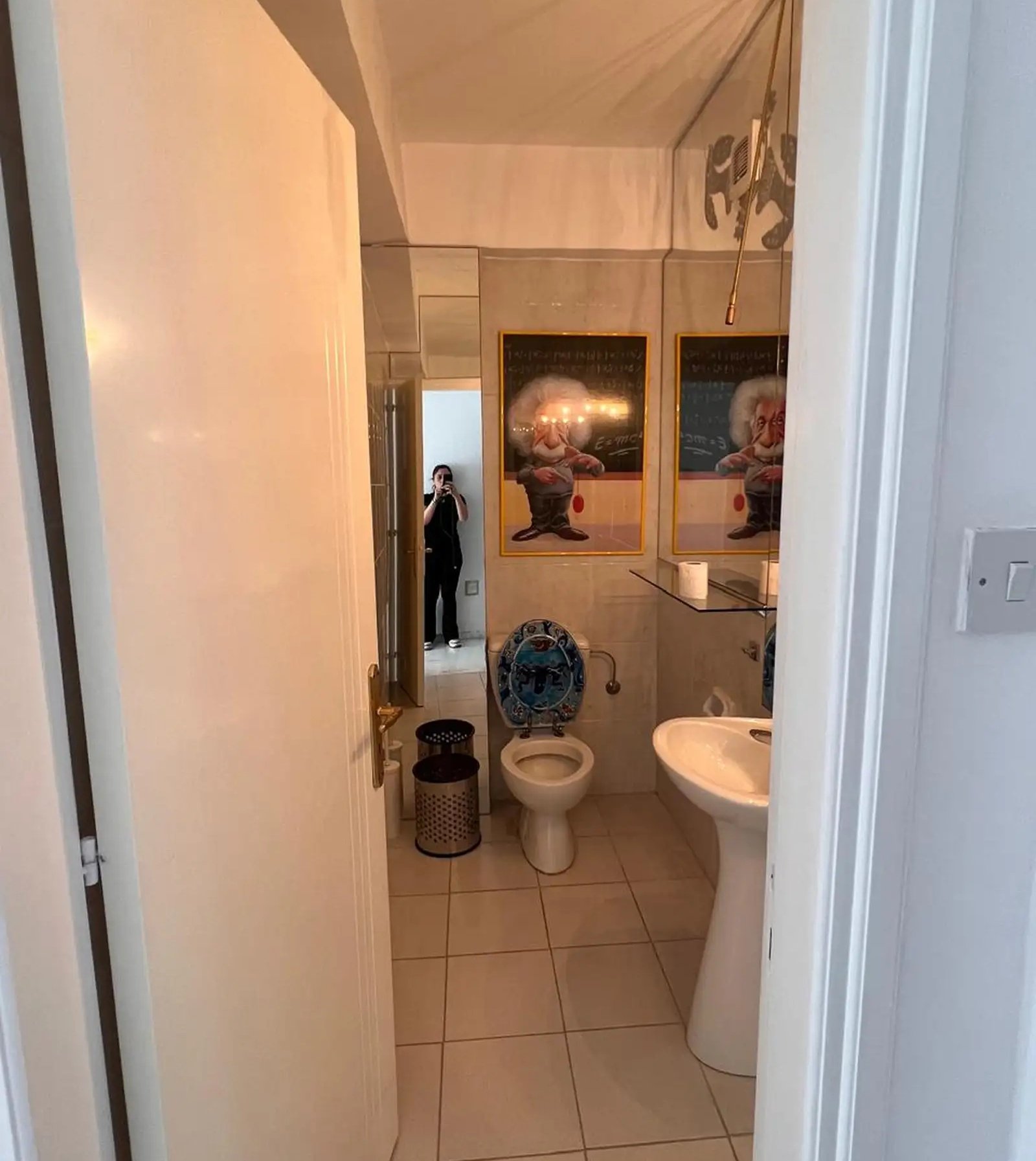 Renovated 3-bed furnished apartment in Katholiki, Limassol photo 11