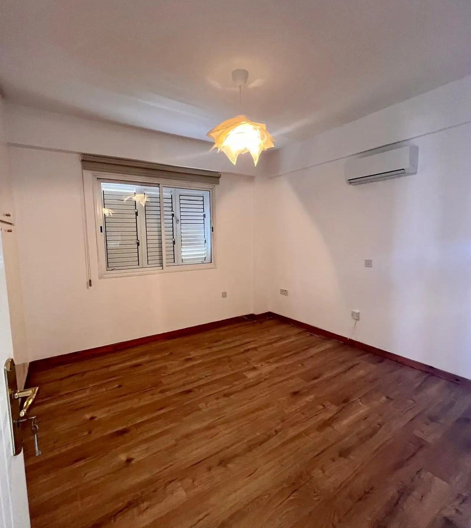 Renovated 3-bed furnished apartment in Katholiki, Limassol photo 16