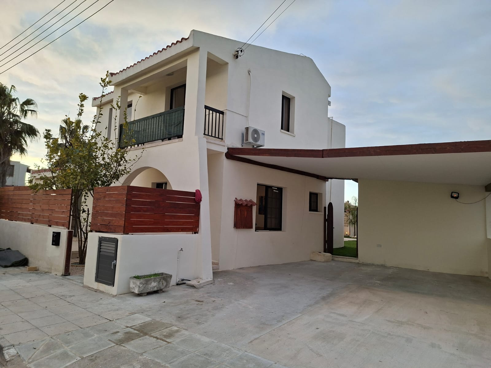 3 Bedroom Villa For Rent in Koili