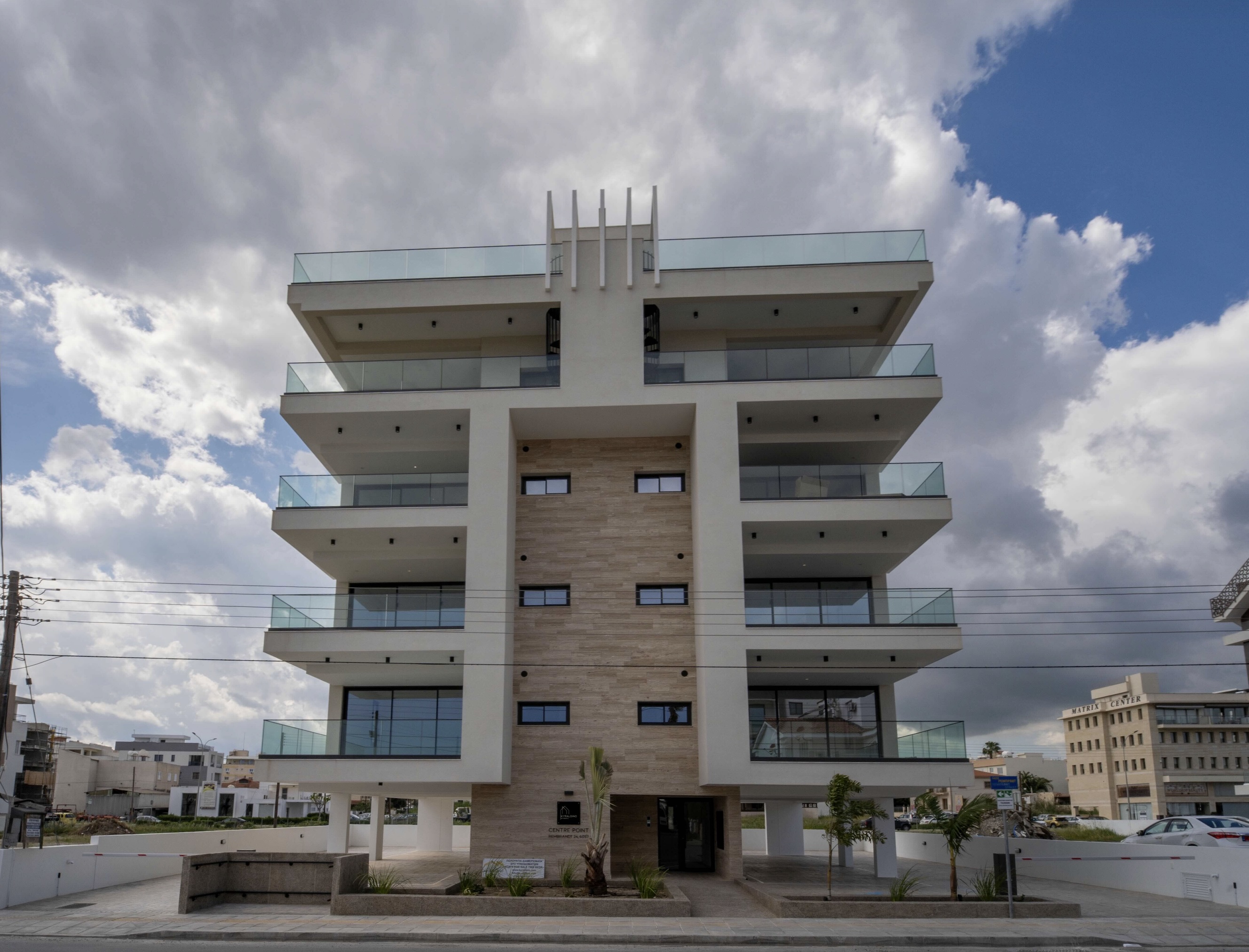 Brand New Luxury 2-Bed Flat with Private Solar Net-Metering – Prime Port Area
