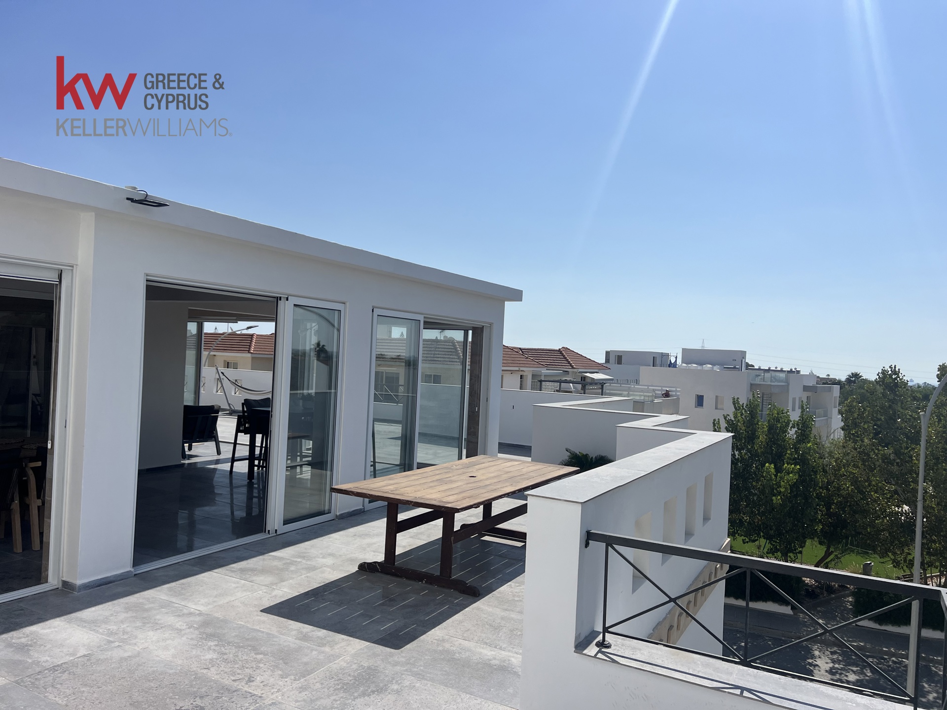 3-bed penthouse with terrace and pool in Oroklini, Larnaca photo 5