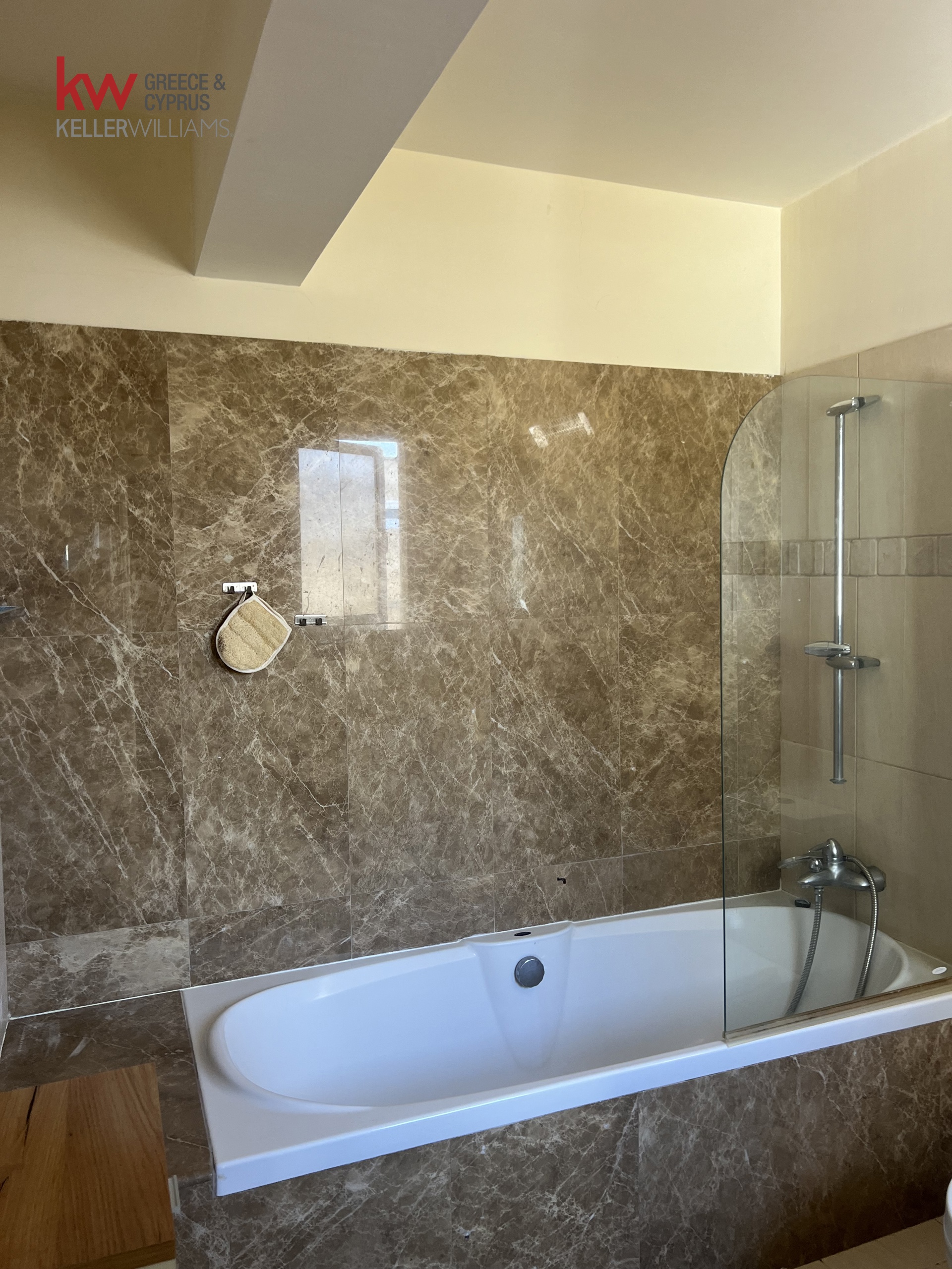 3-bed penthouse with terrace and pool in Oroklini, Larnaca photo 13