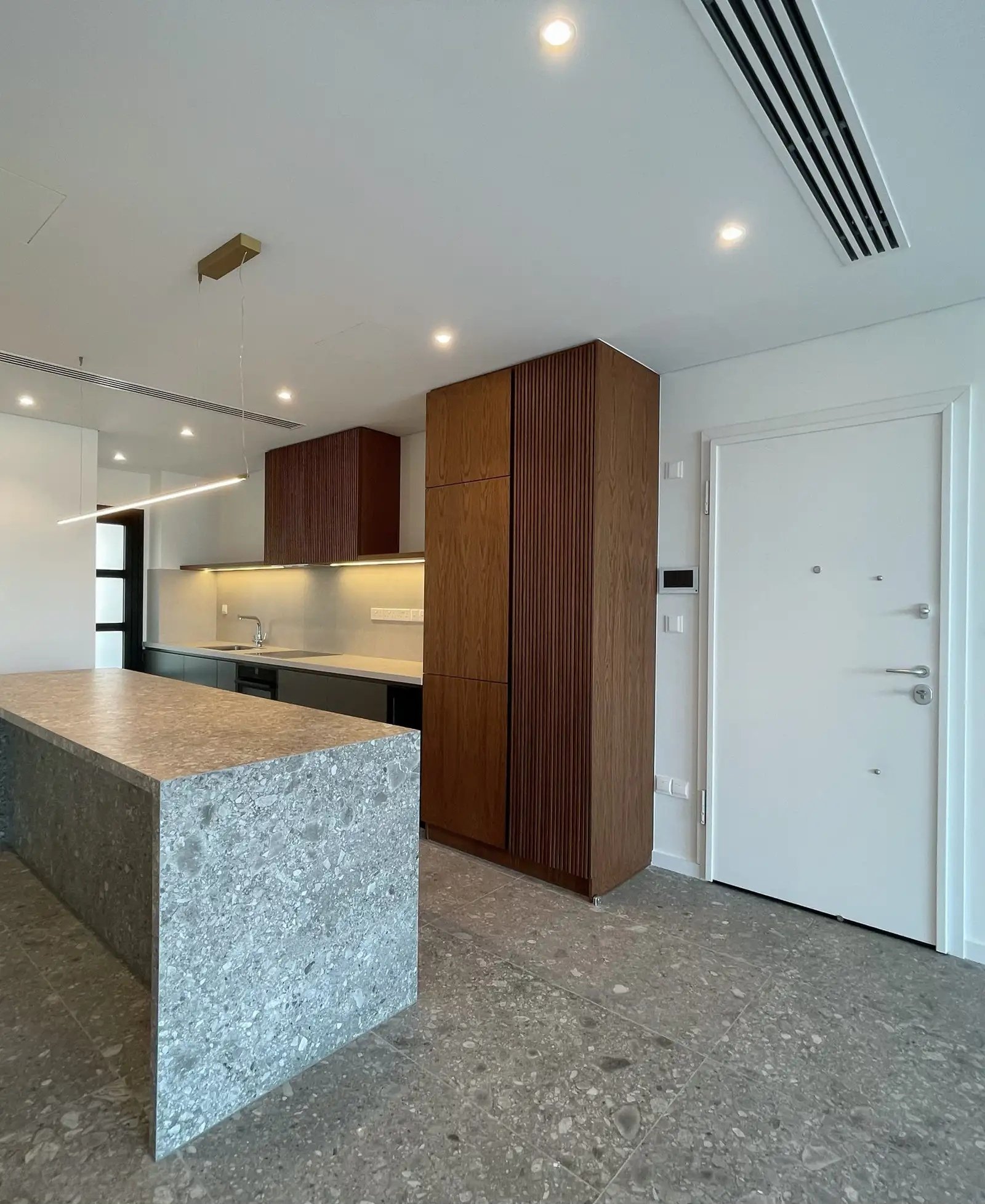 Modern 2-bedroom apartment in Katholiki, Limassol photo 8